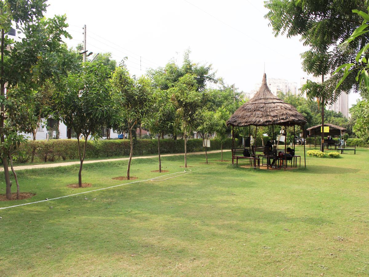 Oyo 2384 Hotel Epic Inn Gurgaon Eksteriør bilde